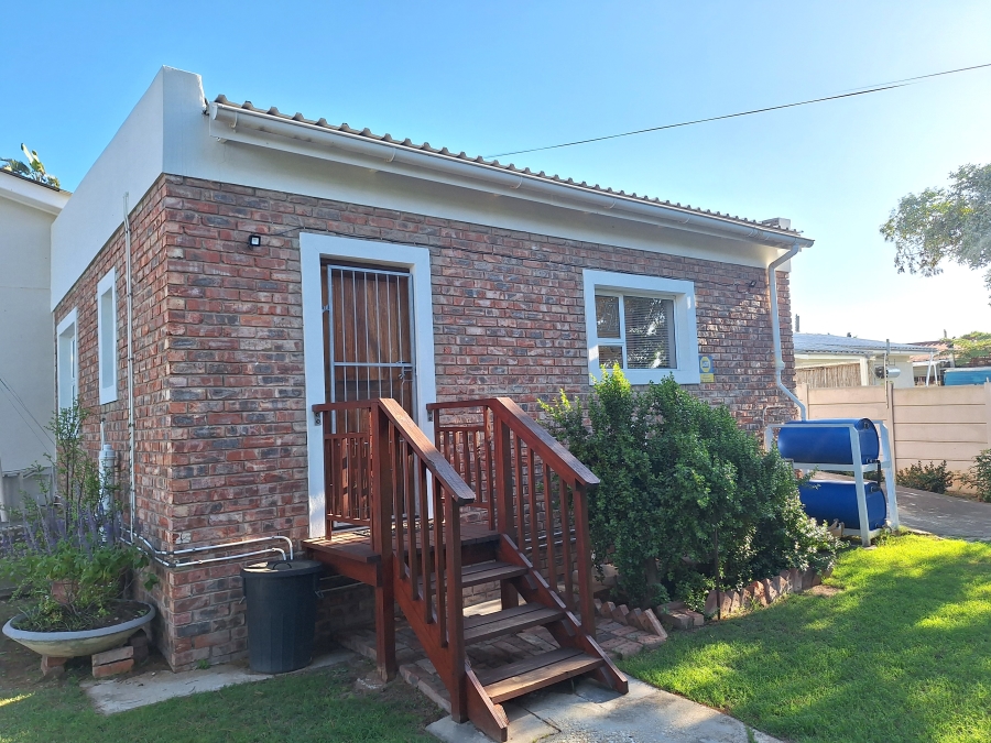 To Let 1 Bedroom Property for Rent in Bothasrus Eastern Cape